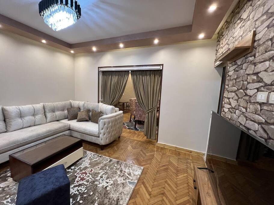 Luxurious Apartment In The Heart Of Cairo, Dokki Extérieur photo